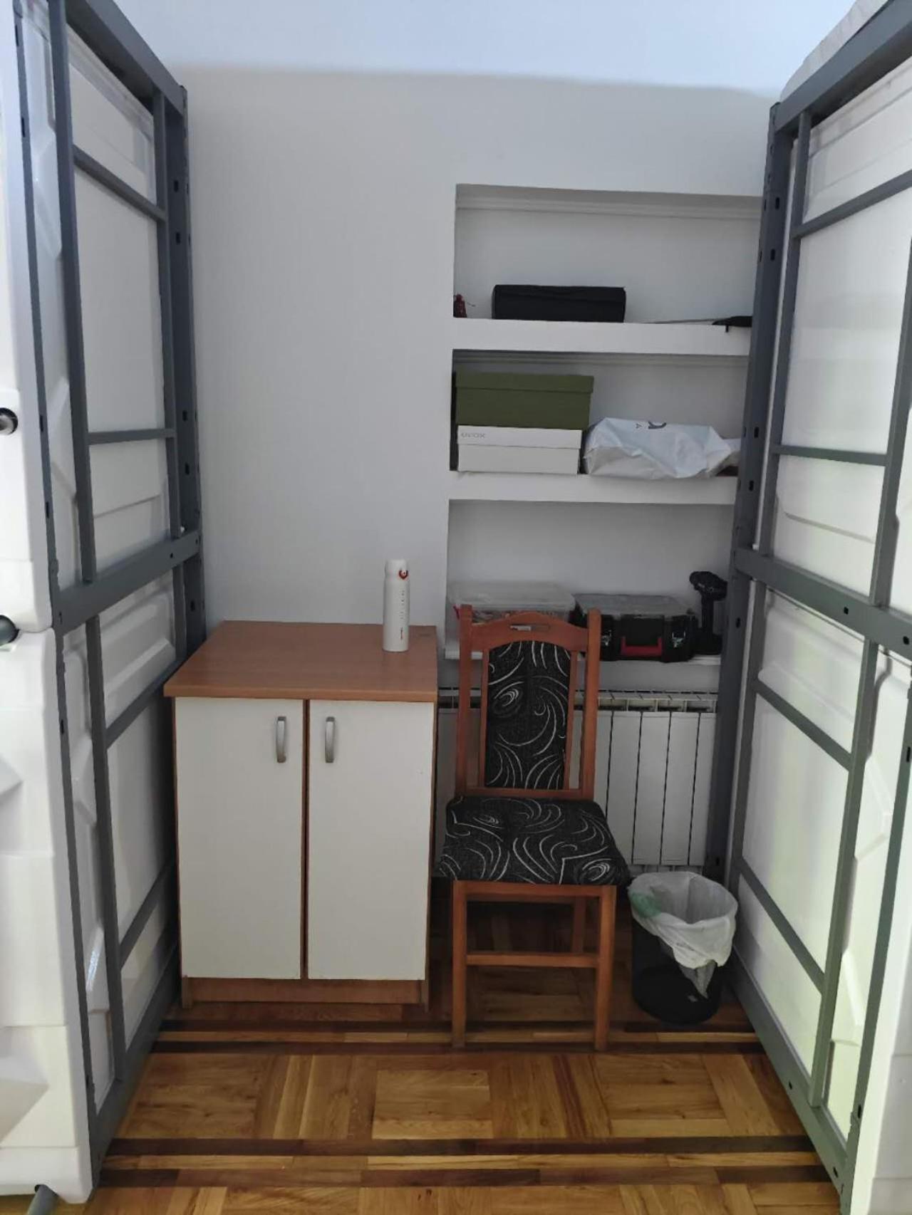 Panda Victor Space Capsule Hostel-Neo Nomad Belgrado Esterno foto